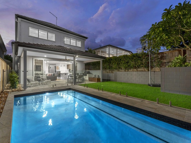 64 Leslie Street, Bardon QLD 4065