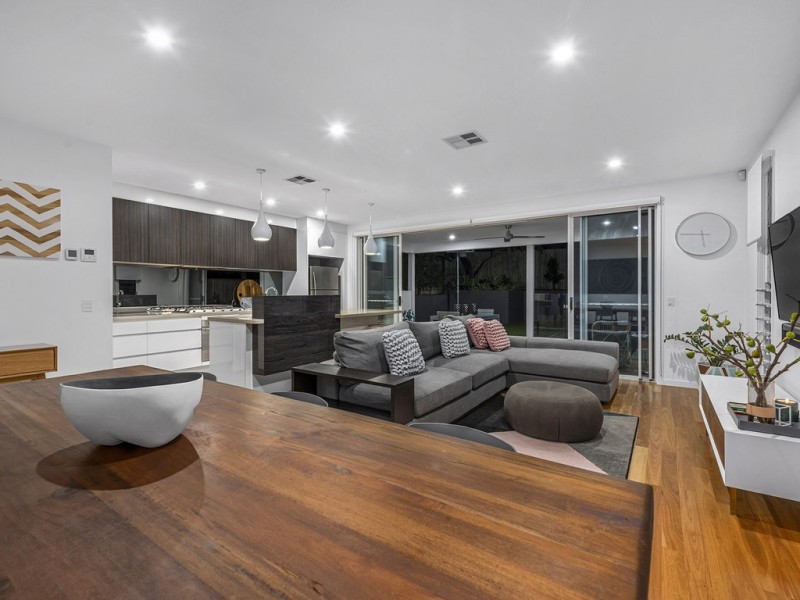 64 Leslie Street, Bardon QLD 4065