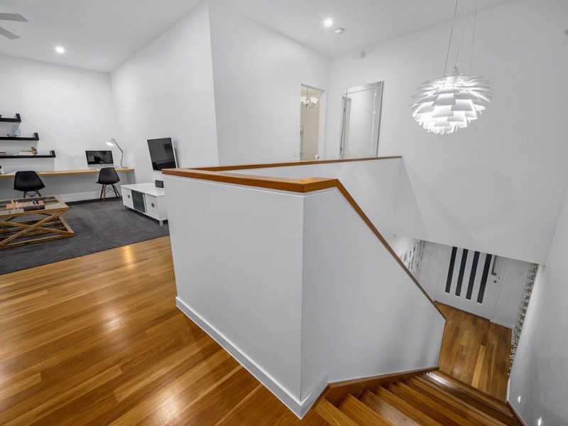 64 Leslie Street, Bardon QLD 4065