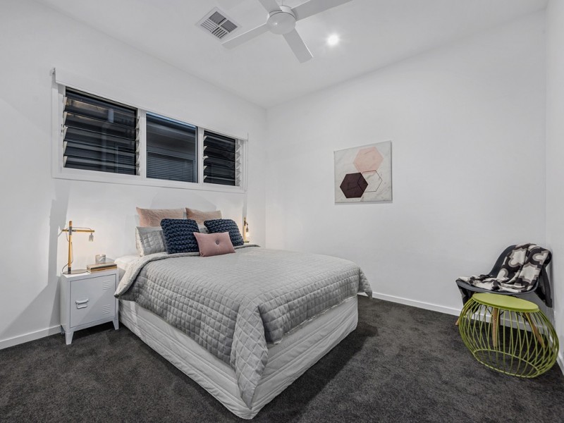 64 Leslie Street, Bardon QLD 4065