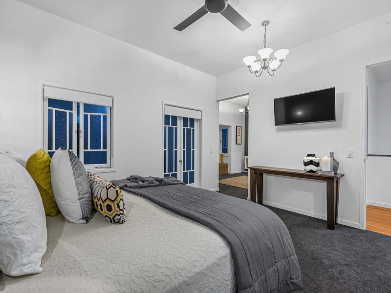 64 Leslie Street, Bardon QLD 4065