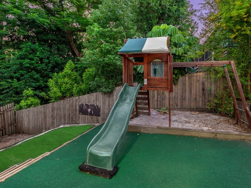 11 Jenkinson Street, Indooroopilly QLD 4068