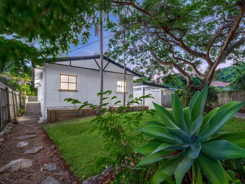 11 Jenkinson Street, Indooroopilly QLD 4068