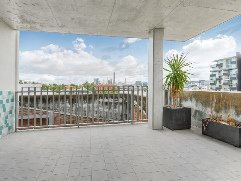 615/16 Skyring Terrace, Teneriffe QLD 4005