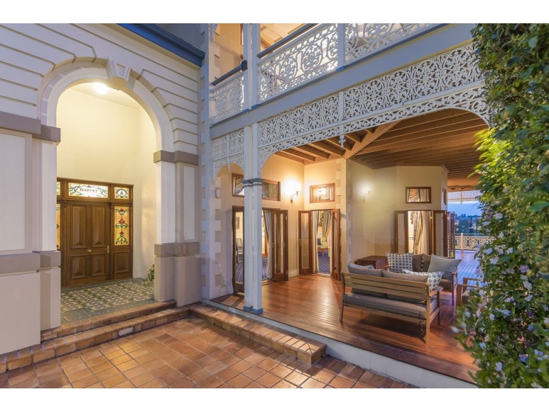 50 Dauphin Terrace, Highgate Hill QLD 4101