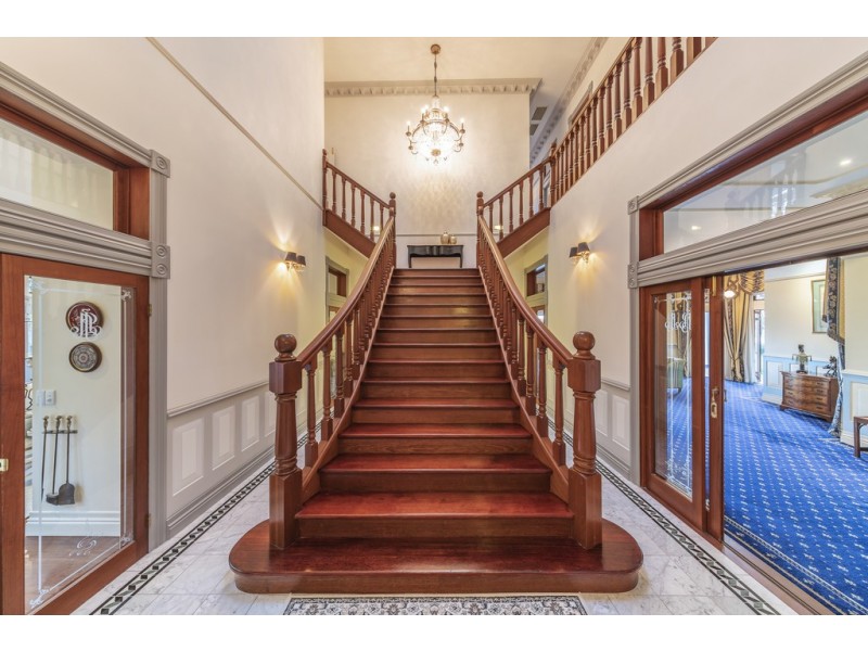 50 Dauphin Terrace, Highgate Hill QLD 4101