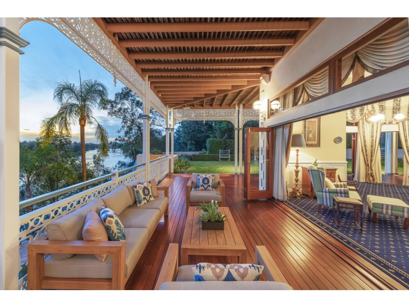 50 Dauphin Terrace, Highgate Hill QLD 4101