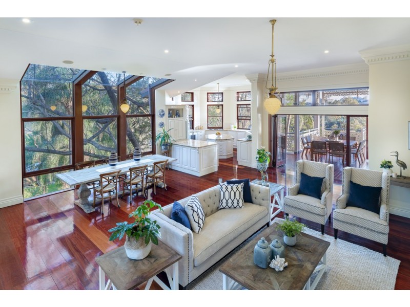 50 Dauphin Terrace, Highgate Hill QLD 4101