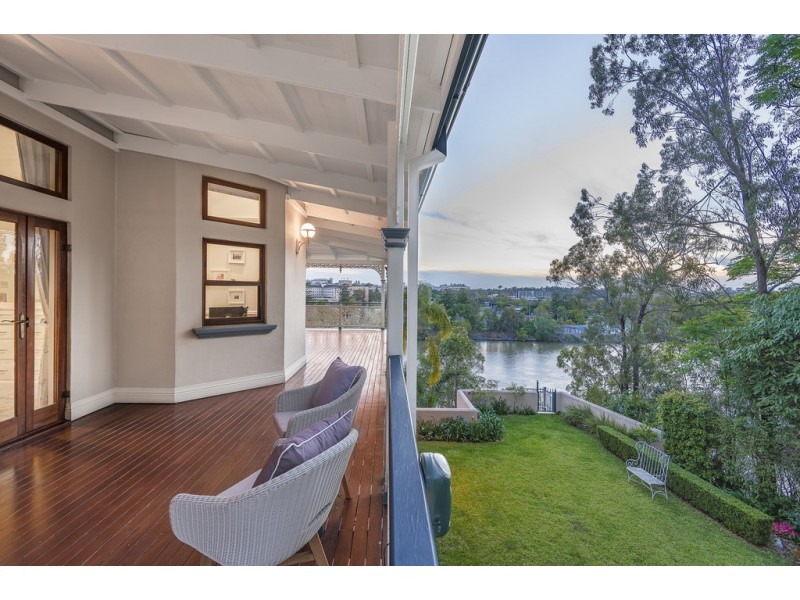 50 Dauphin Terrace, Highgate Hill QLD 4101