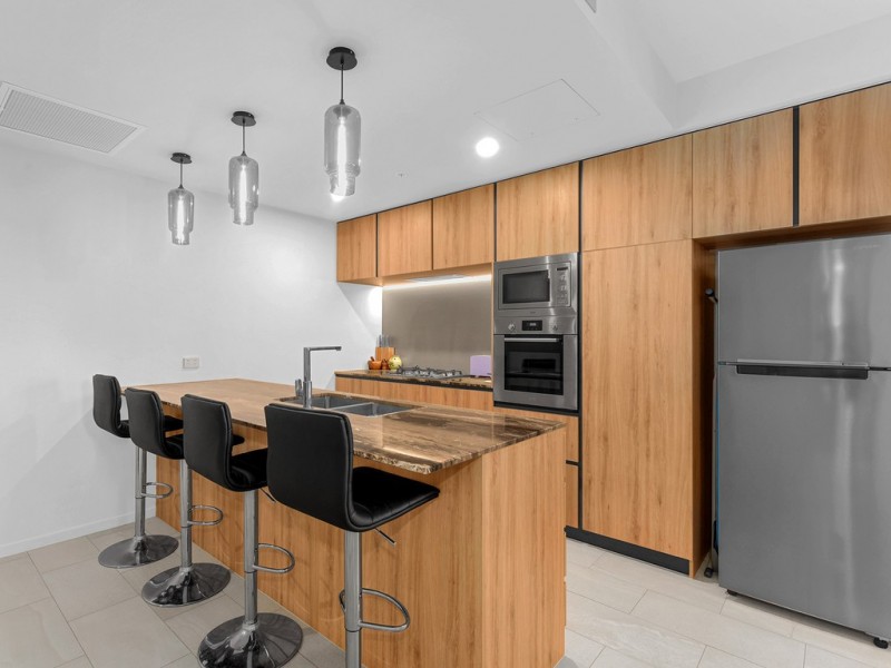 212/27 Commercial Road, Newstead QLD 4006