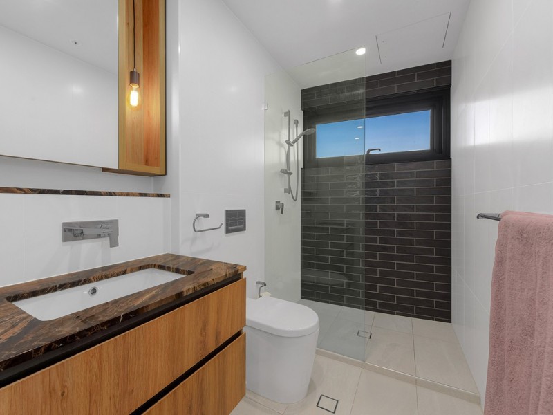 212/27 Commercial Road, Newstead QLD 4006