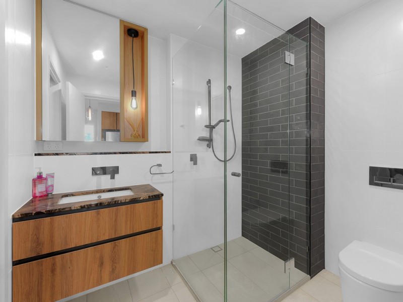 212/27 Commercial Road, Newstead QLD 4006