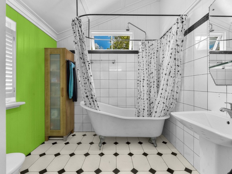 16 Graham Street, Alderley QLD 4051