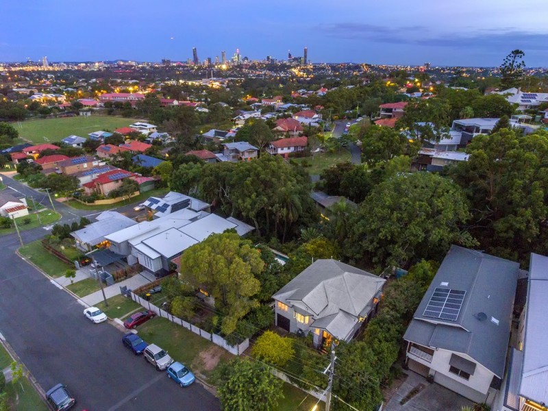 16 Graham Street, Alderley QLD 4051