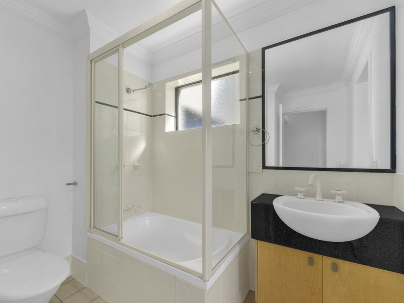 77/163 Sydney Street, New Farm QLD 4005