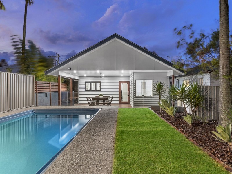4 White Street, Everton Park QLD 4053