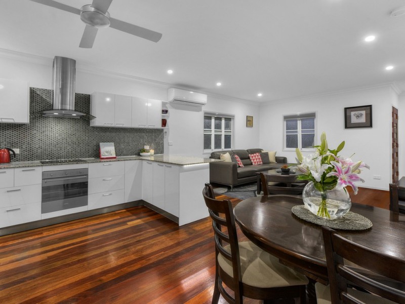 4 White Street, Everton Park QLD 4053