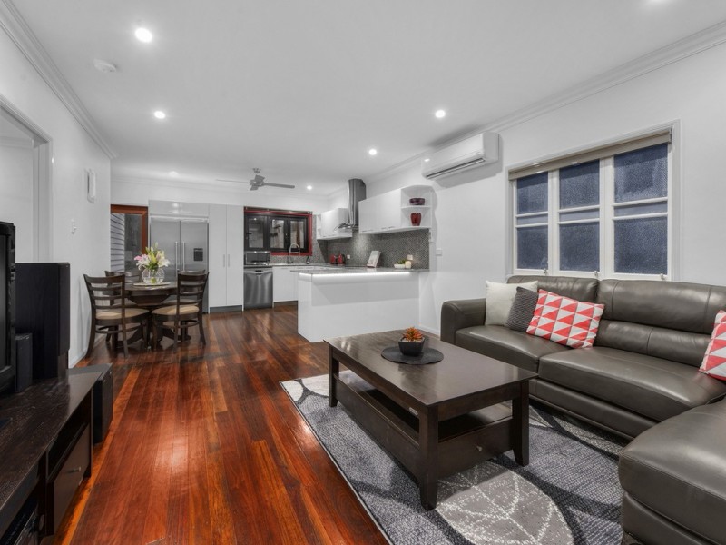 4 White Street, Everton Park QLD 4053