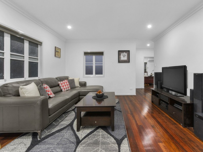 4 White Street, Everton Park QLD 4053