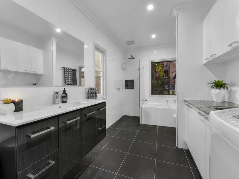 4 White Street, Everton Park QLD 4053