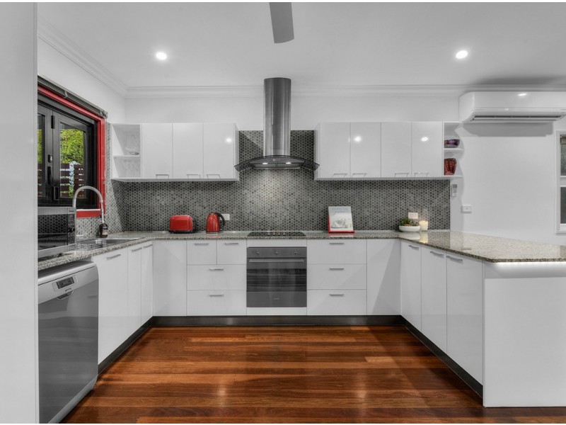 4 White Street, Everton Park QLD 4053