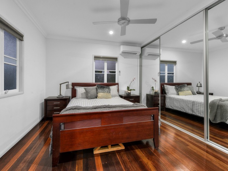 4 White Street, Everton Park QLD 4053