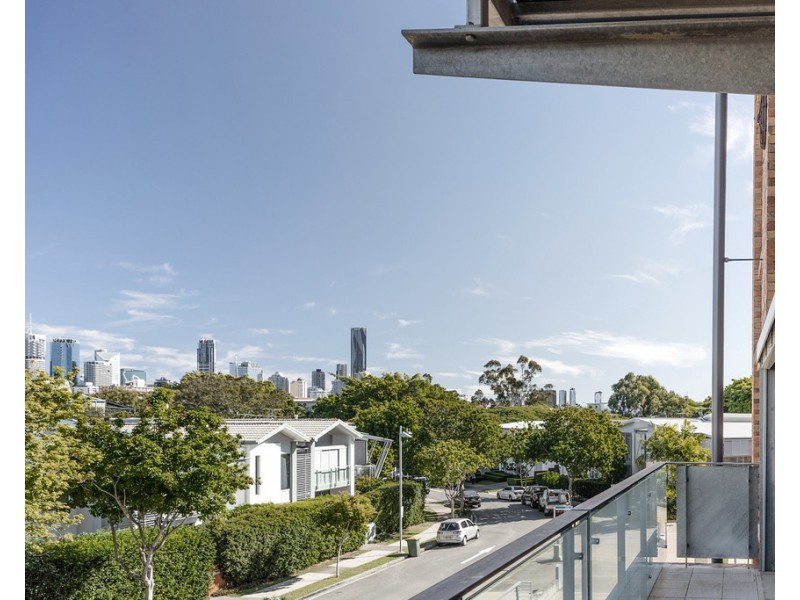 2211/32 Refinery Parade, New Farm QLD 4005