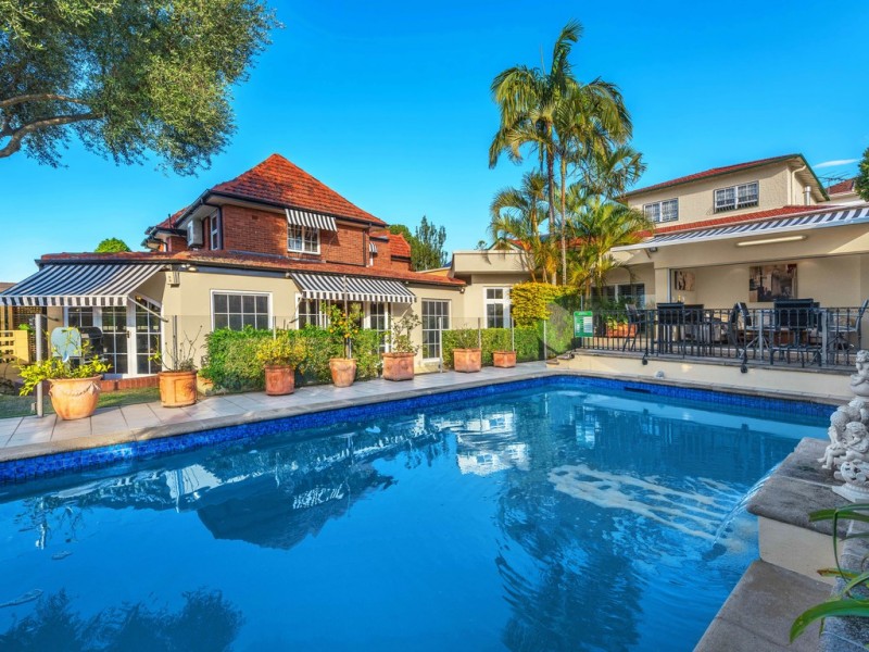 10 Liverpool Road, Clayfield QLD 4011