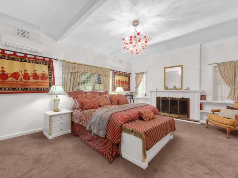 10 Liverpool Road, Clayfield QLD 4011