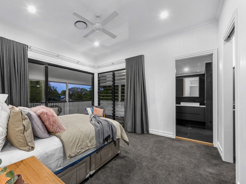 54 Moulton Street, Ashgrove QLD 4060