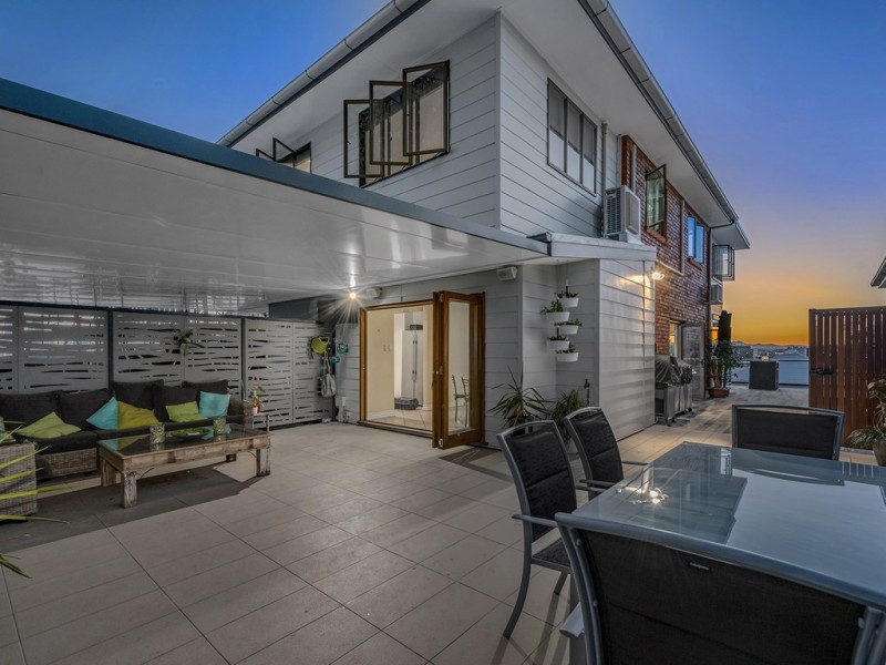 9 Teneriffe Drive, Teneriffe QLD 4005