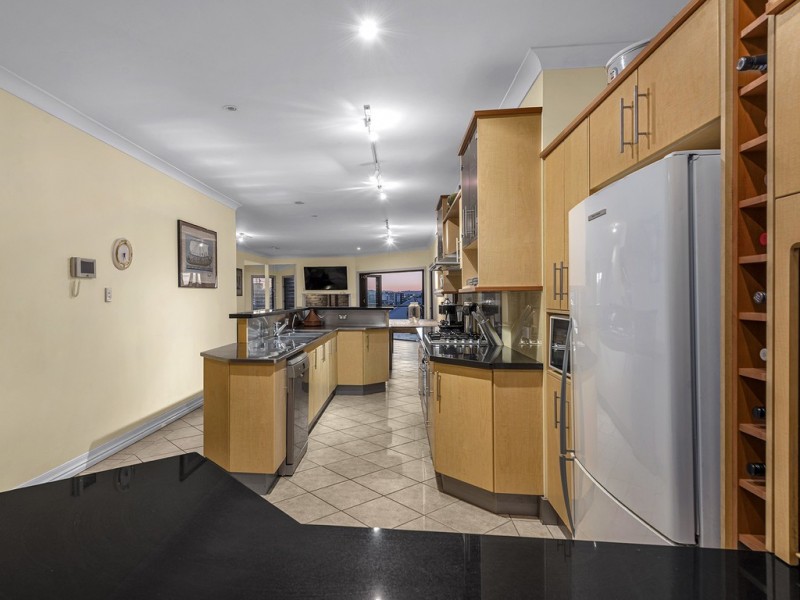 9 Teneriffe Drive, Teneriffe QLD 4005