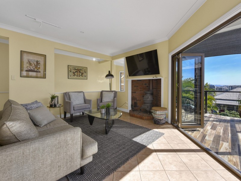 9 Teneriffe Drive, Teneriffe QLD 4005