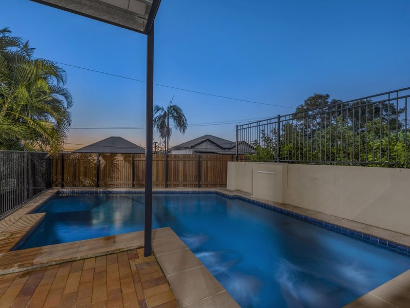 9 Teneriffe Drive, Teneriffe QLD 4005