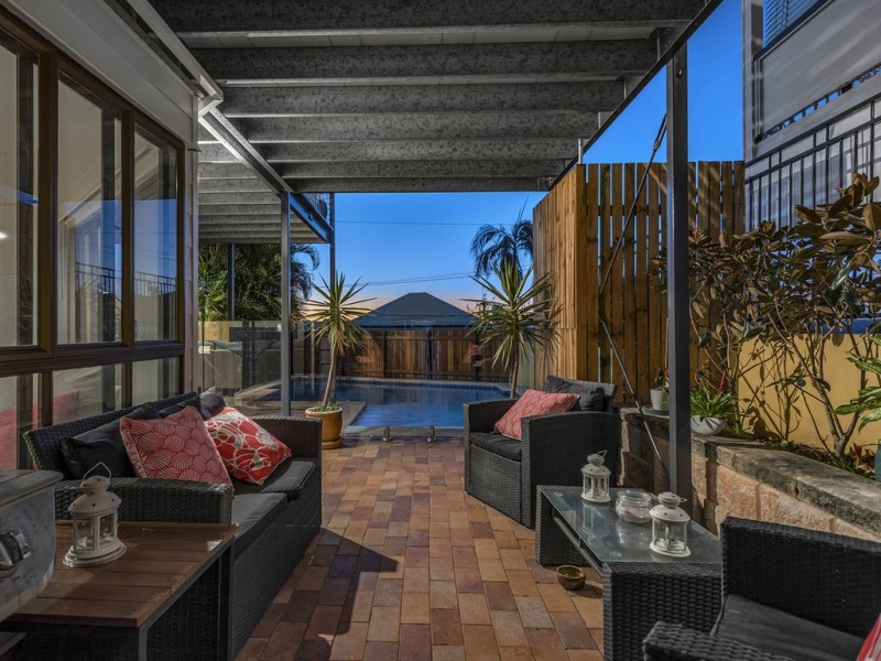 9 Teneriffe Drive, Teneriffe QLD 4005