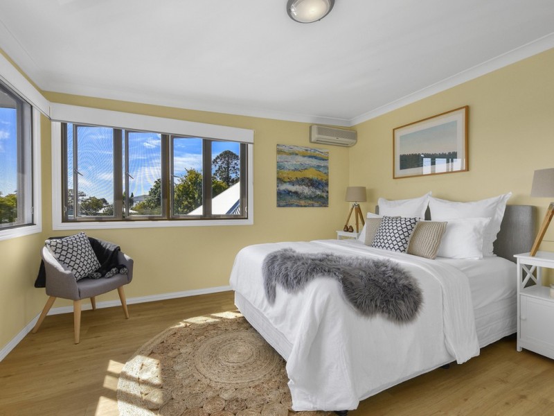 9 Teneriffe Drive, Teneriffe QLD 4005