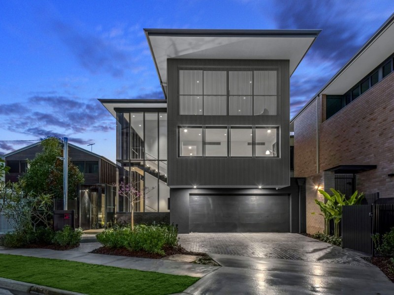 89 Oxlade Drive, New Farm QLD 4005