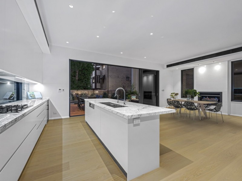 89 Oxlade Drive, New Farm QLD 4005