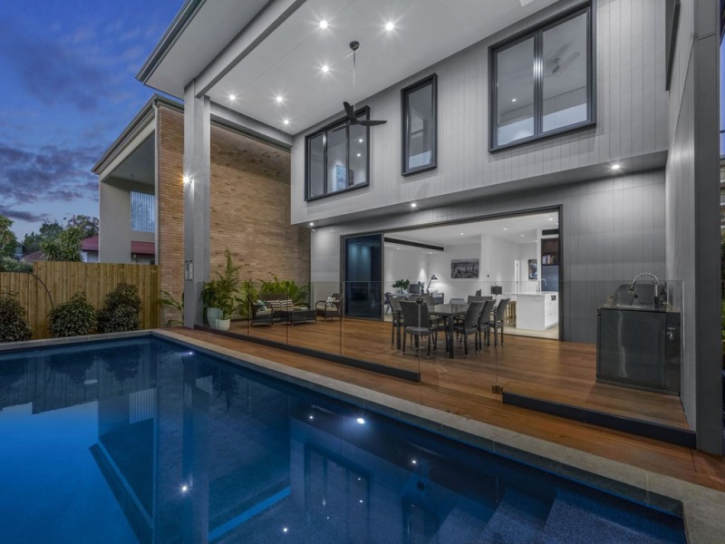 89 Oxlade Drive, New Farm QLD 4005