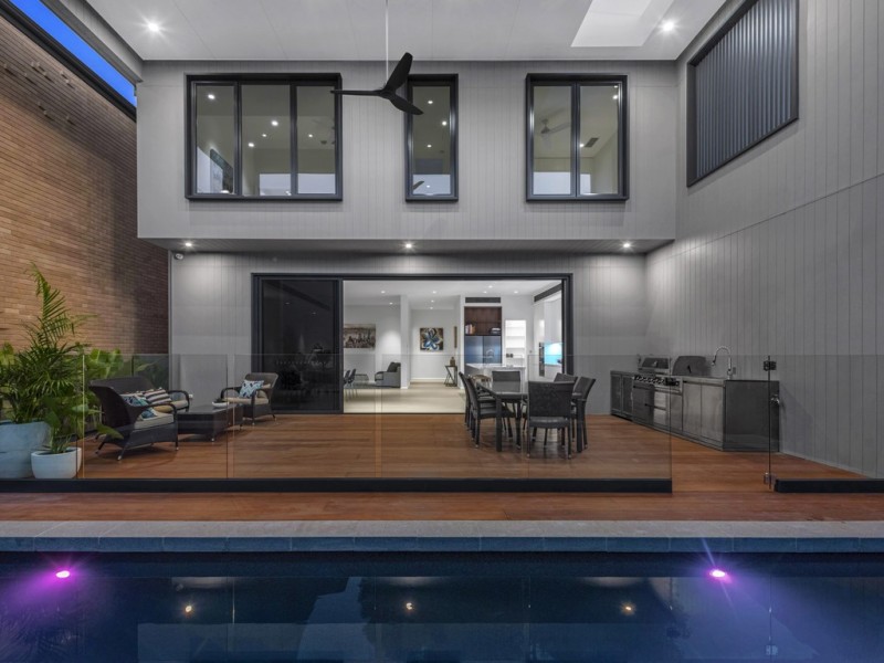 89 Oxlade Drive, New Farm QLD 4005