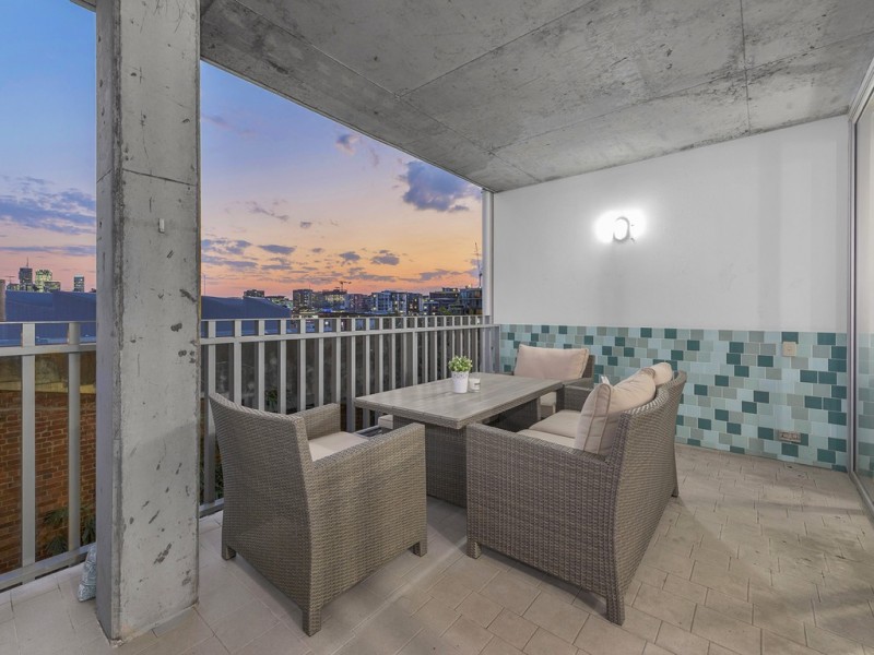 628/8 Skyring Terrace, Teneriffe QLD 4005