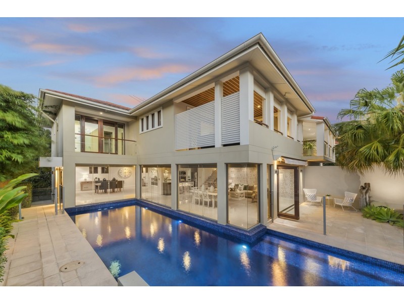 8 Beaufort Lane, Clayfield QLD 4011