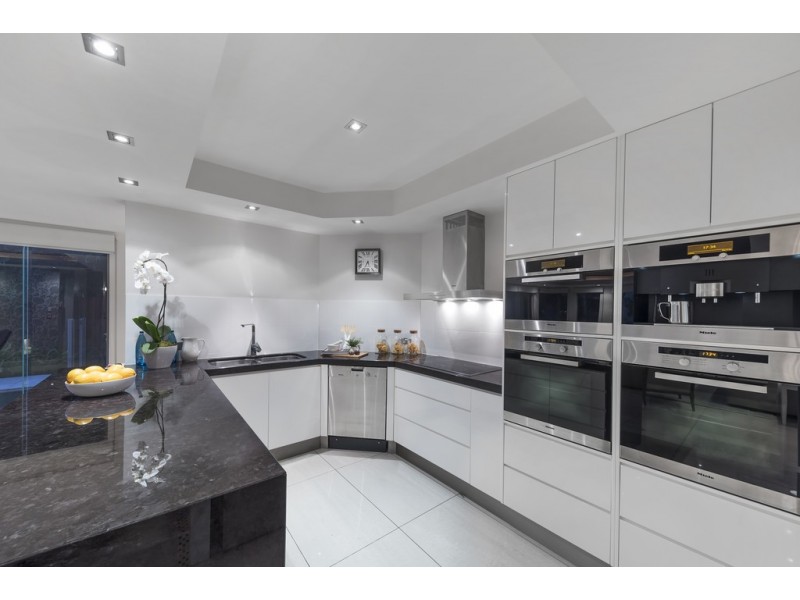 8 Beaufort Lane, Clayfield QLD 4011