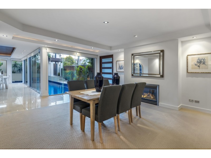 8 Beaufort Lane, Clayfield QLD 4011