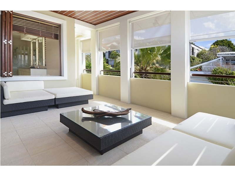 8 Beaufort Lane, Clayfield QLD 4011