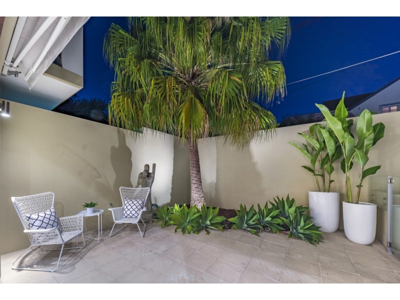 8 Beaufort Lane, Clayfield QLD 4011