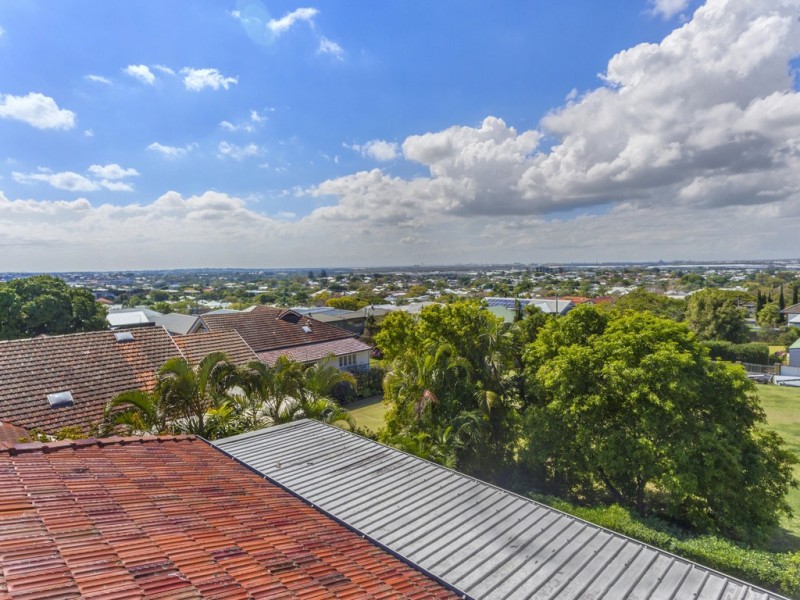 11 Liverpool Road, Clayfield QLD 4011