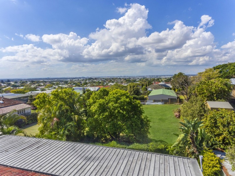 11 Liverpool Road, Clayfield QLD 4011