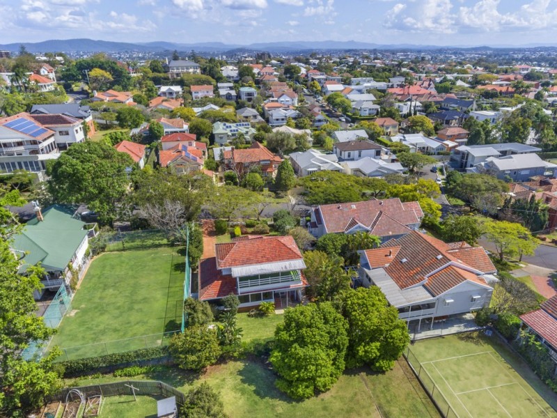 11 Liverpool Road, Clayfield QLD 4011