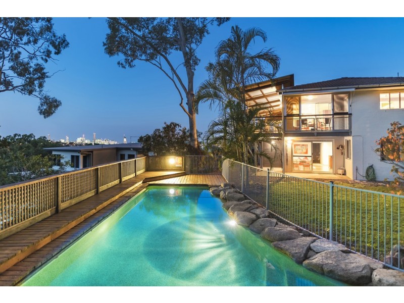 77 Outlook Crescent, Bardon QLD 4065